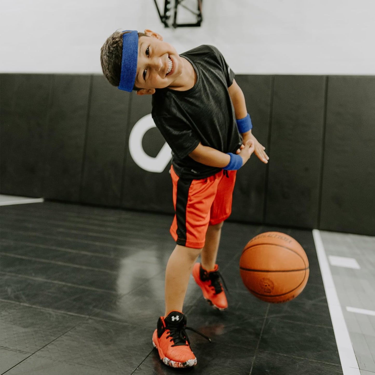 Sweatbands for Kids, Moisture Wicking 2 Wristbands and 1 Headband Set, Soft and Skin-Friendly Fabric, Moisture-Wicking Athletic Sweat Bands for Basketball, Baseball, Soccer